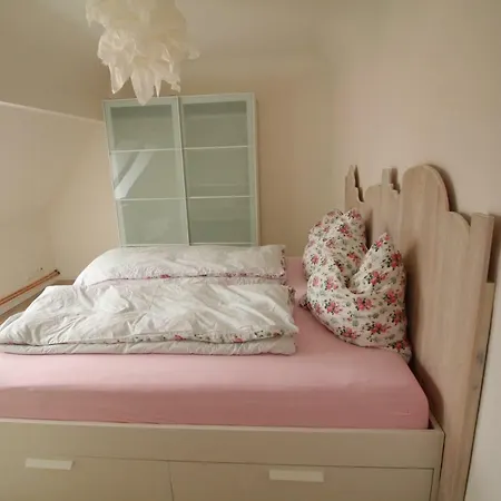 Daire Freds Wohnung, Mit Seeblick